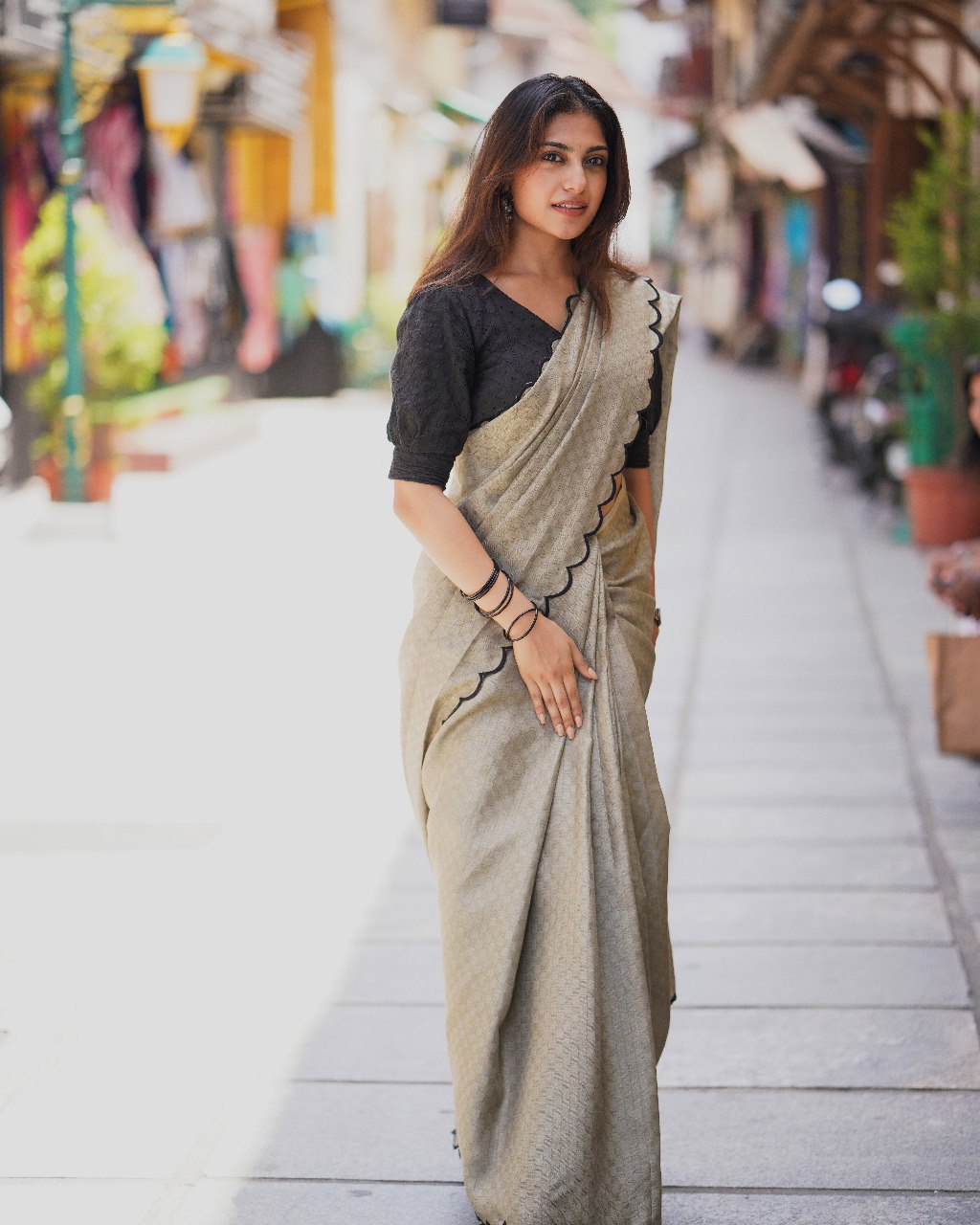 Premium Gadhwal Chex Saree with Arca Work & Lucknowi Work Blouse