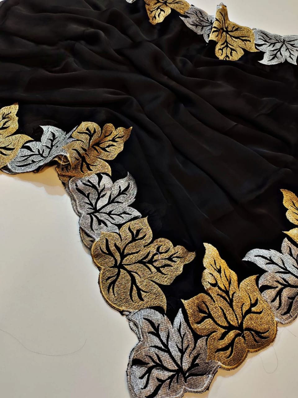Elegant Vichitra Silk Saree with Zari Leaf Work & Banglori Blouse