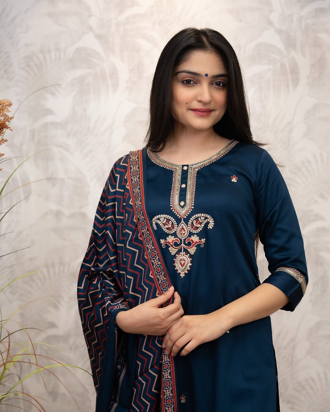 Elegant Chanderi Silk Kurti Set with Embroidered Muslin Dupatta