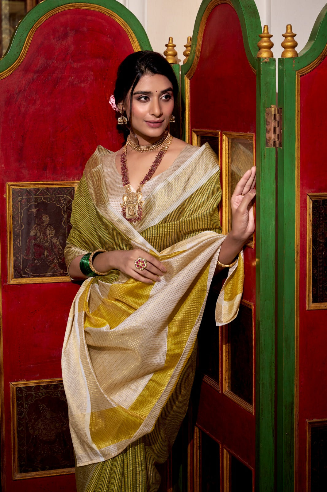 Vanishri Green Jacquard Saree with Zari Weaving